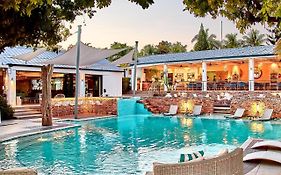 Kariba Inn 3*