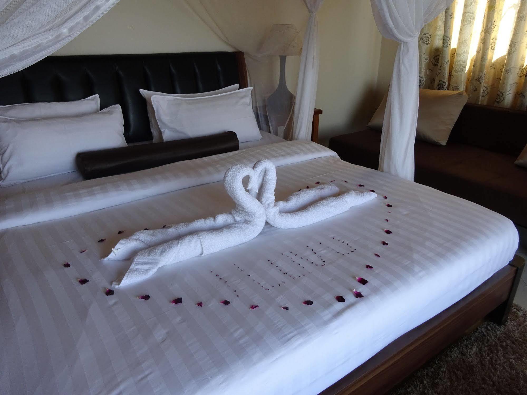 Lake Kariba Inns Siavonga Exterior photo