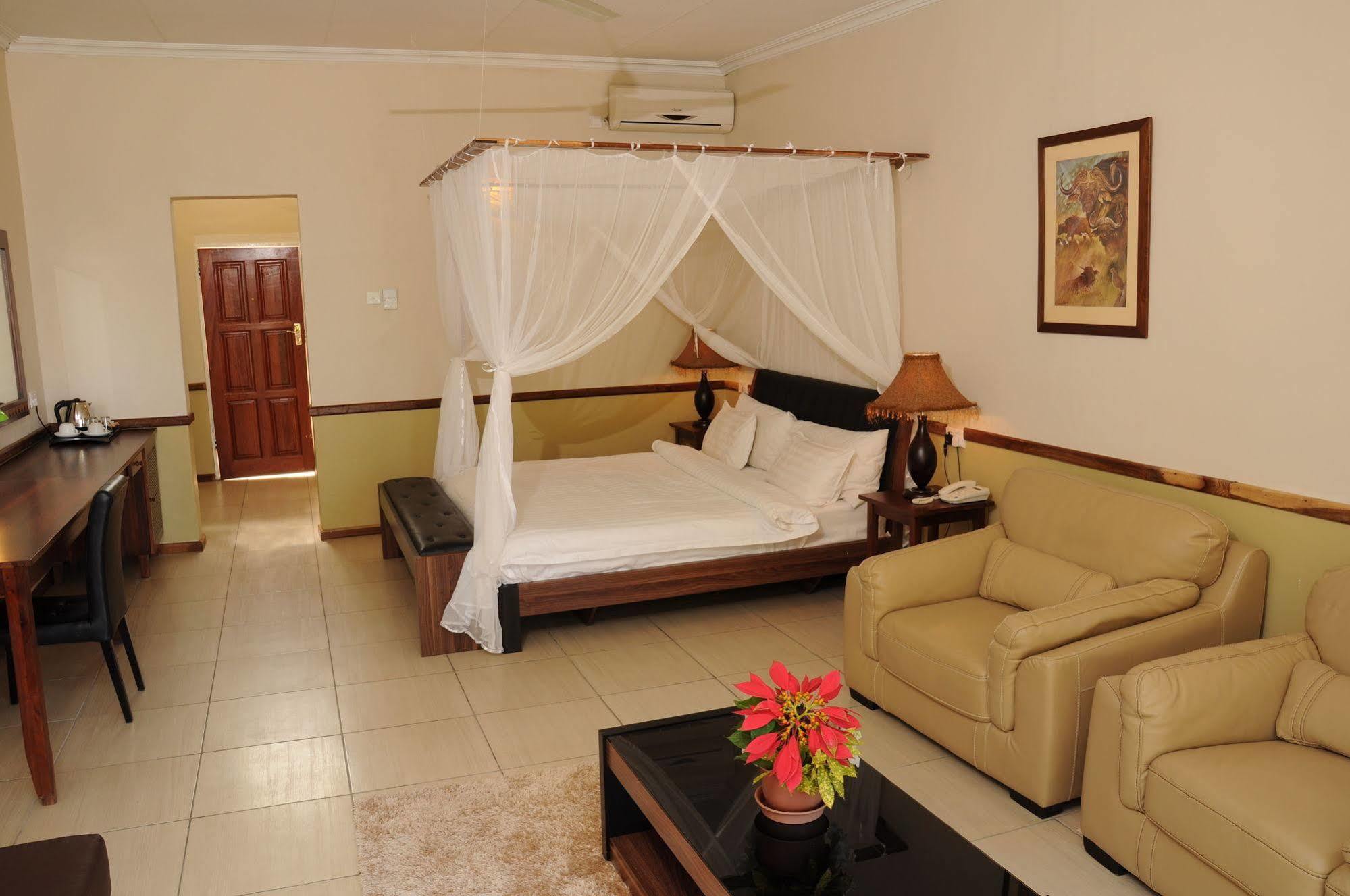 Lake Kariba Inns Siavonga Exterior photo